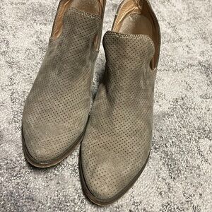 Boots perforated suede bootie‎ 37